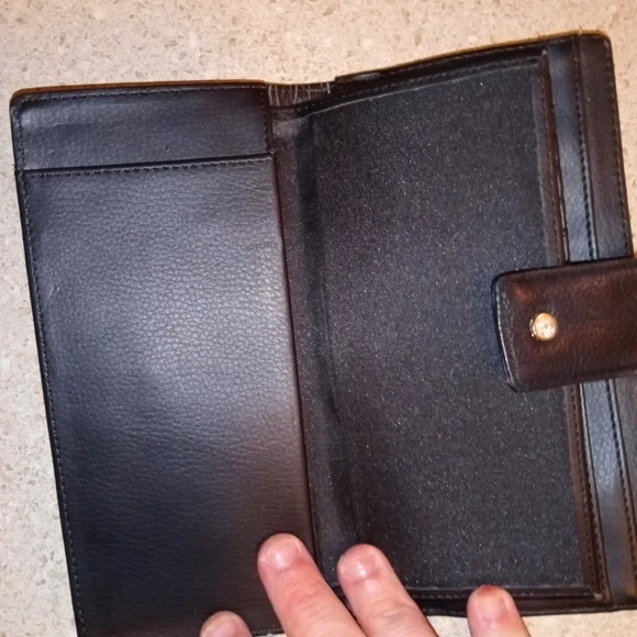 Wallet - Picture 3 of 8